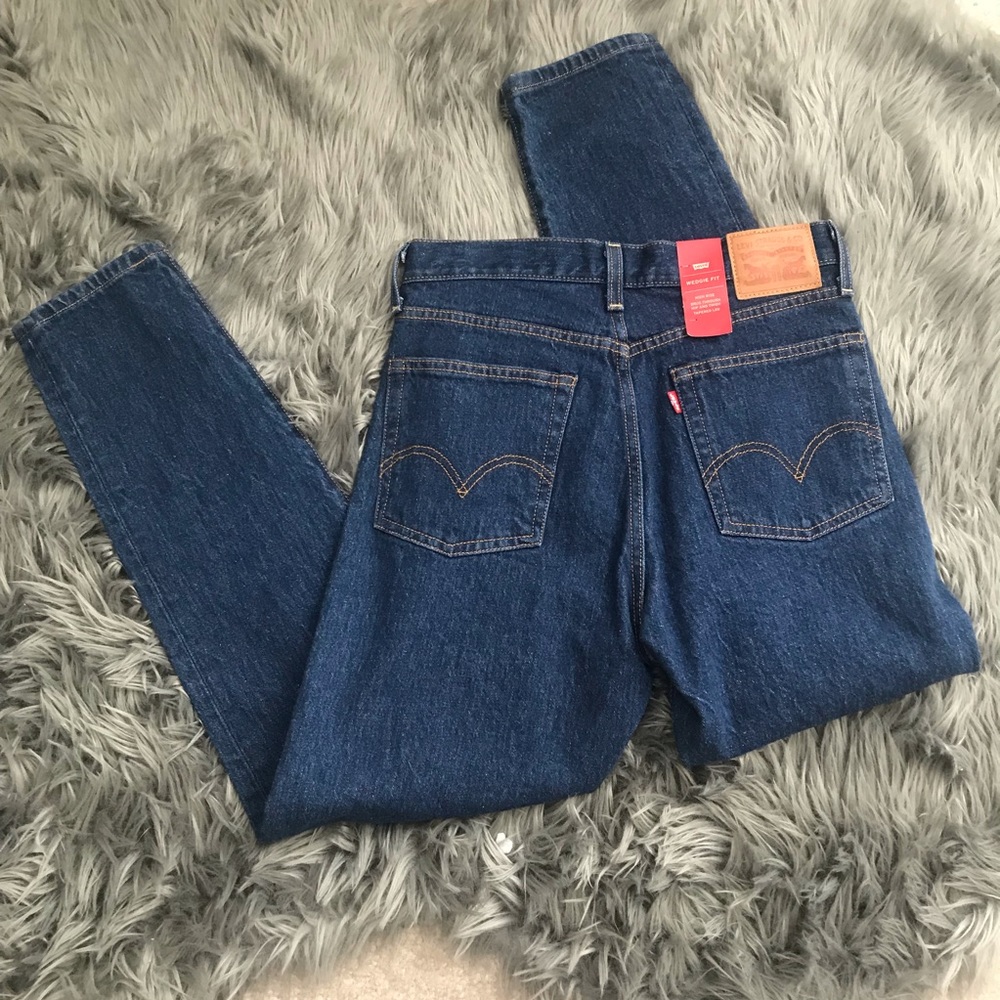 Womens Levi’s blue wedgie fit skinny jeans 💕